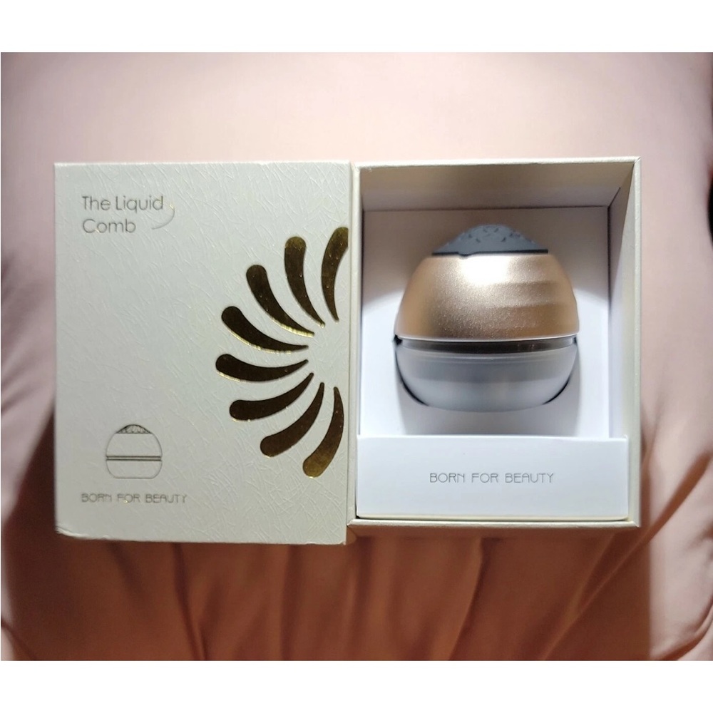 Born For Beauty -The Liquid Comb Scalp Massager. 30 ml. Capacity. New In Box.